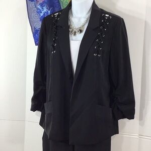 Romeo and Juliet black grommet blazer M